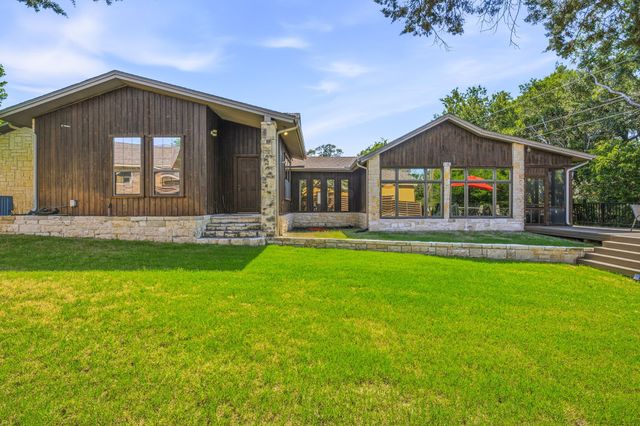 624 Williamsburg Court, Granbury, TX 76048