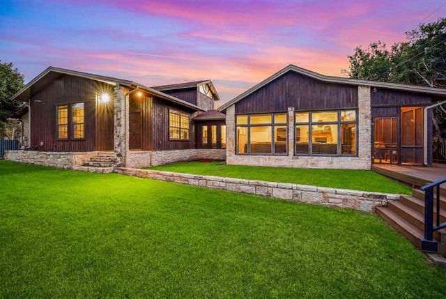 624 Williamsburg Court, Granbury, TX 76048
