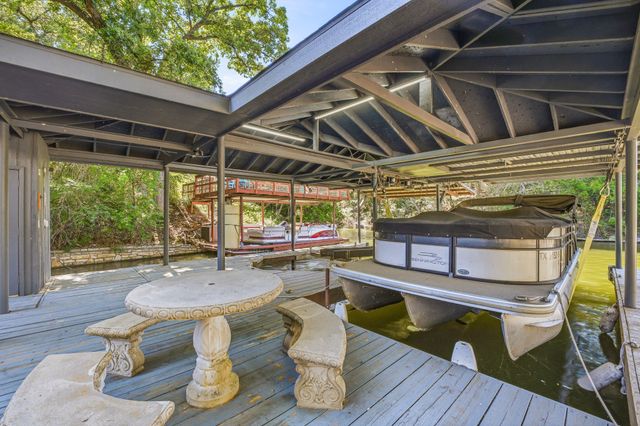 624 Williamsburg Court, Granbury, TX 76048