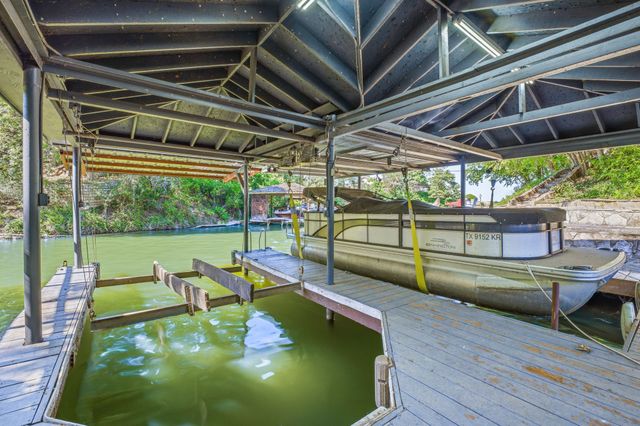 624 Williamsburg Court, Granbury, TX 76048