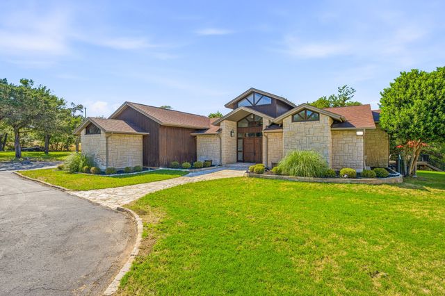 624 Williamsburg Court, Granbury, TX 76048