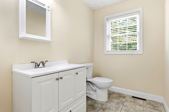 1 Lois Lane, Lynn, MA 01905