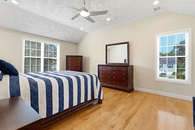 1 Lois Lane, Lynn, MA 01905
