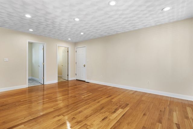 1 Lois Lane, Lynn, MA 01905