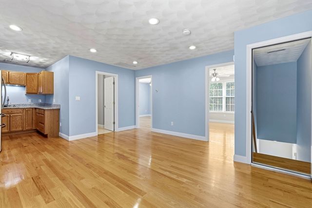 1 Lois Lane, Lynn, MA 01905