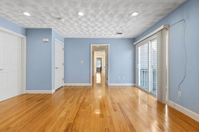 1 Lois Lane, Lynn, MA 01905