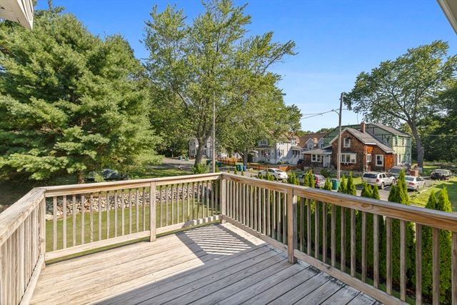 1 Lois Lane, Lynn, MA 01905