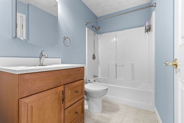 1 Lois Lane, Lynn, MA 01905