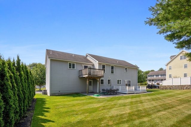 1 Lois Lane, Lynn, MA 01905