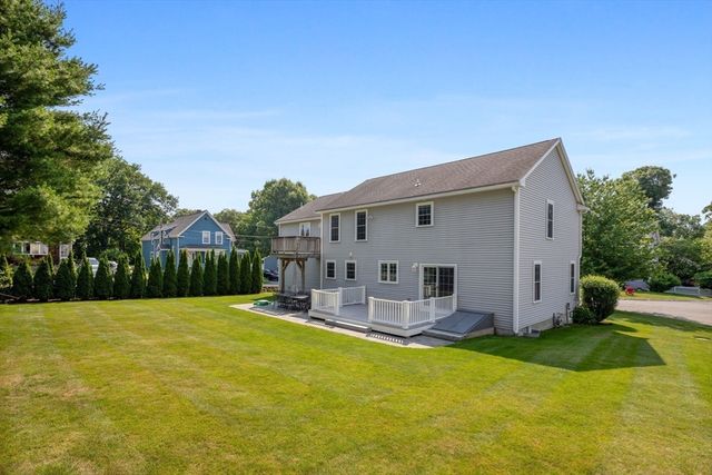 1 Lois Lane, Lynn, MA 01905