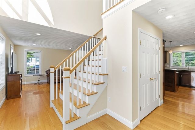 1 Lois Lane, Lynn, MA 01905