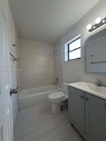 9719 N New River Canal Road 308, Plantation, FL 33324