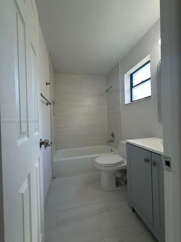 9719 N New River Canal Road 308, Plantation, FL 33324