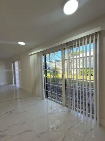 9719 N New River Canal Road 308, Plantation, FL 33324