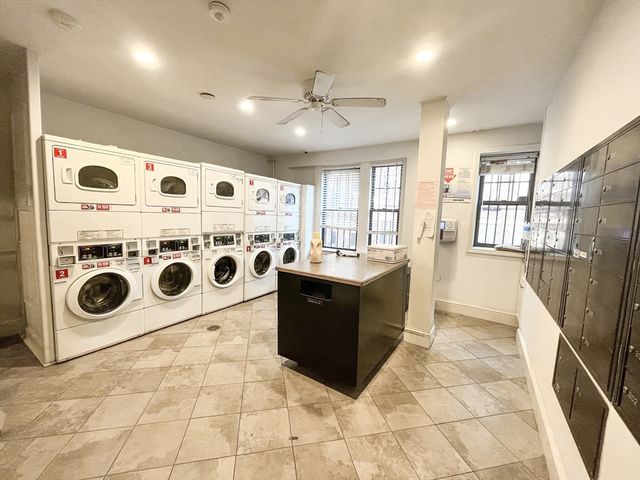 64 Queensberry 314, Boston, MA 02215