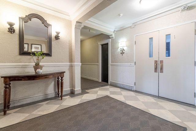 64 Queensberry 314, Boston, MA 02215