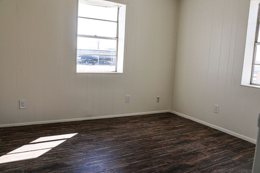 1806 N MAIN Street, Weatherford, TX 76085 — photo 5