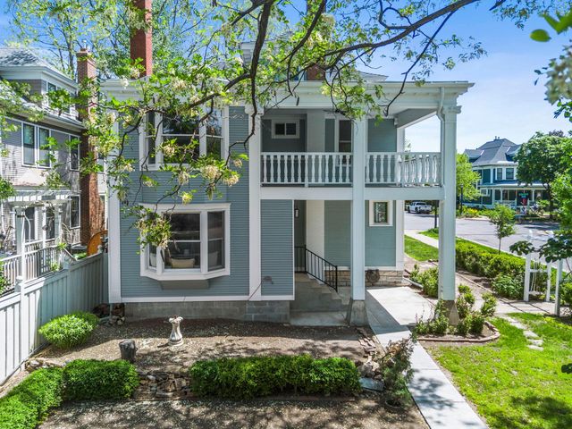 2320 Humboldt Avenue S, Minneapolis, MN 55405