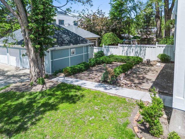 2320 Humboldt Avenue S, Minneapolis, MN 55405