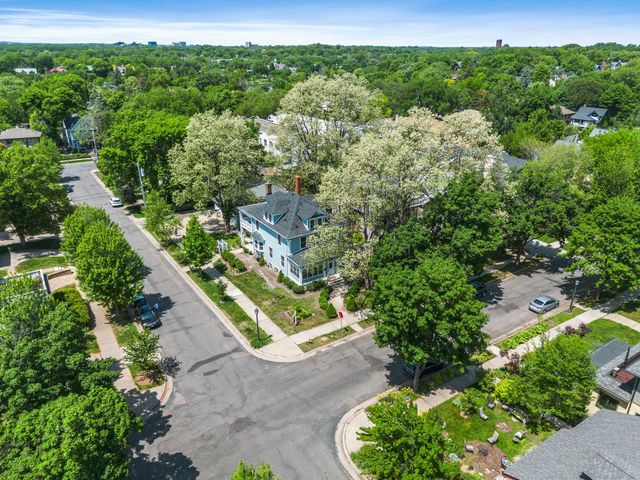 2320 Humboldt Avenue S, Minneapolis, MN 55405
