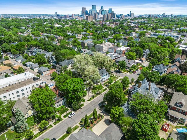 2320 Humboldt Avenue S, Minneapolis, MN 55405