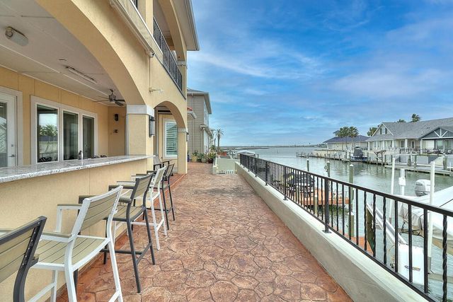 134 Sea Breeze Dr, Aransas Pass, TX 78336