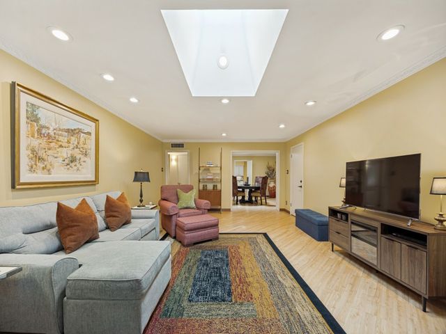 6230 Bandera Avenue C, Dallas, TX 75225