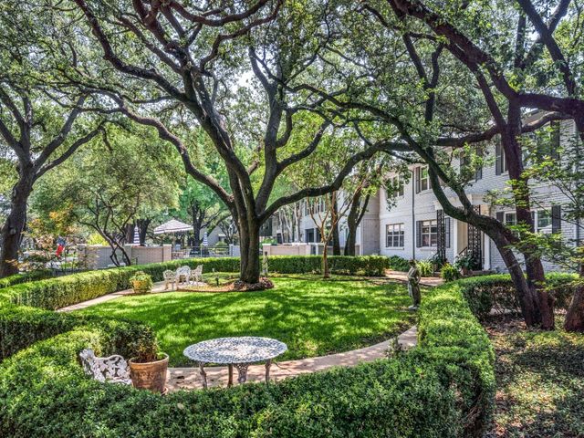 6230 Bandera Avenue C, Dallas, TX 75225