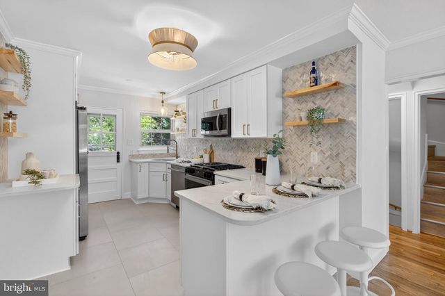 7128 PARKVIEW AVE, Falls Church, VA 22042