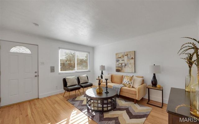 713 Avenue H, St Louis, MO 63125