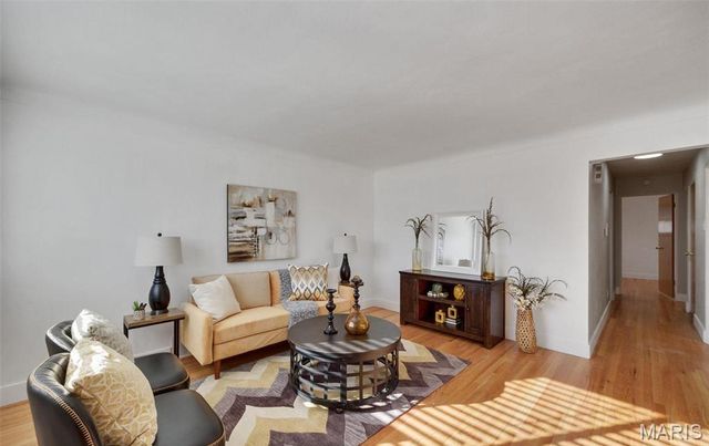 713 Avenue H, St Louis, MO 63125