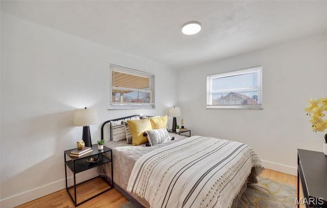 713 Avenue H, St Louis, MO 63125