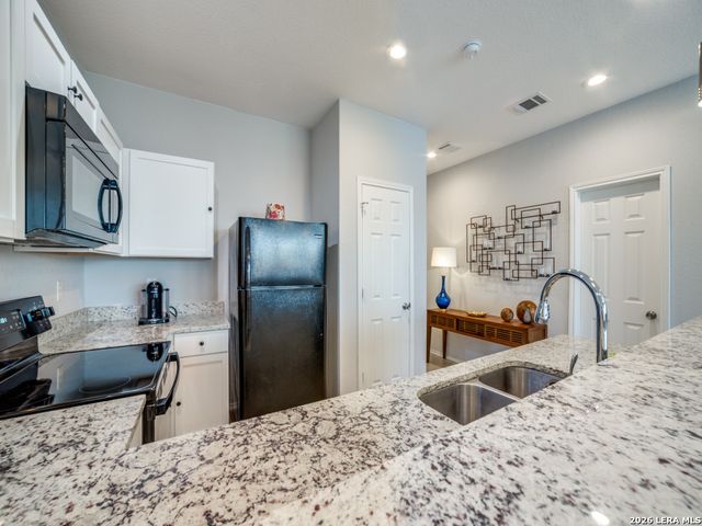 6918 CRESTWAY RD, San Antonio, TX 78239