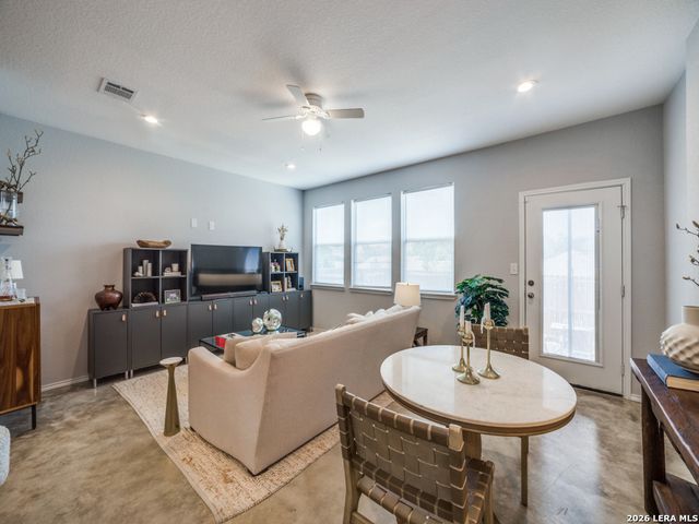 6918 CRESTWAY RD, San Antonio, TX 78239