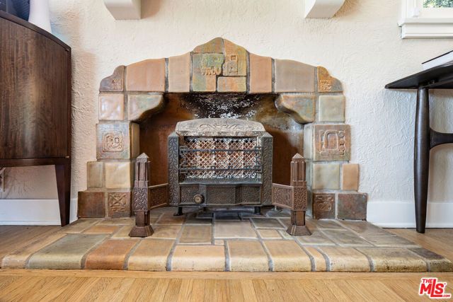 1224 Oberlin Drive, Glendale, CA 91205