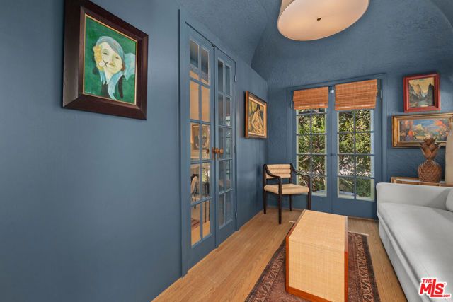1224 Oberlin Drive, Glendale, CA 91205