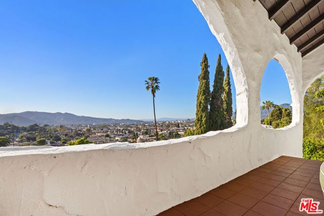 1224 Oberlin Drive, Glendale, CA 91205