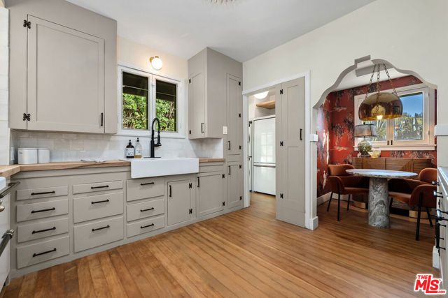 1224 Oberlin Drive, Glendale, CA 91205