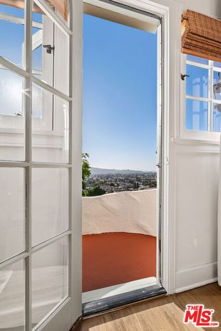 1224 Oberlin Drive, Glendale, CA 91205