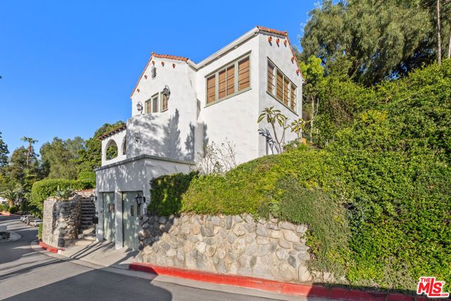 1224 Oberlin Drive, Glendale, CA 91205