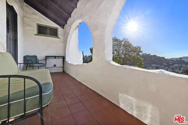1224 Oberlin Drive, Glendale, CA 91205