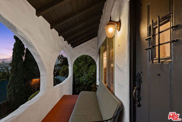 1224 Oberlin Drive, Glendale, CA 91205