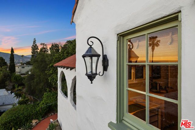 1224 Oberlin Drive, Glendale, CA 91205