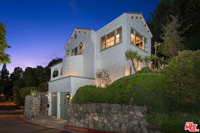 1224 Oberlin Drive, Glendale, CA 91205