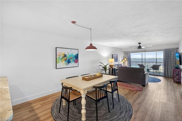 2711 1st ST 203, Fort Myers, FL 33916