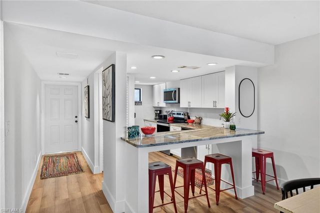 2711 1st ST 203, Fort Myers, FL 33916