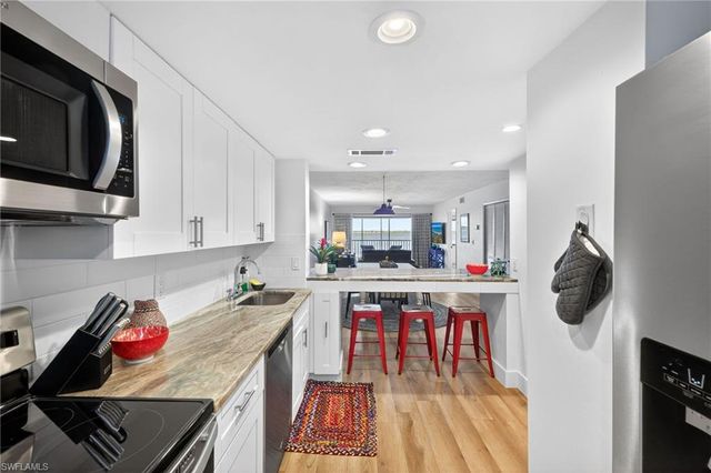 2711 1st ST 203, Fort Myers, FL 33916