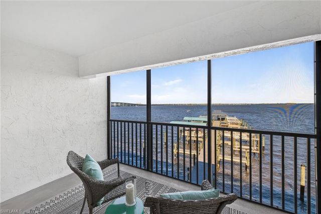 2711 1st ST 203, Fort Myers, FL 33916