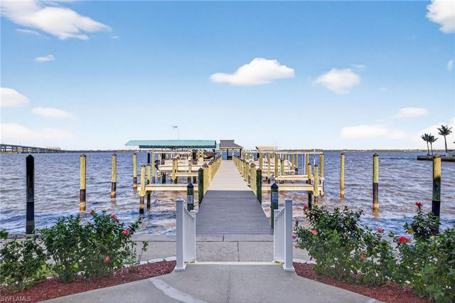 2711 1st ST 203, Fort Myers, FL 33916