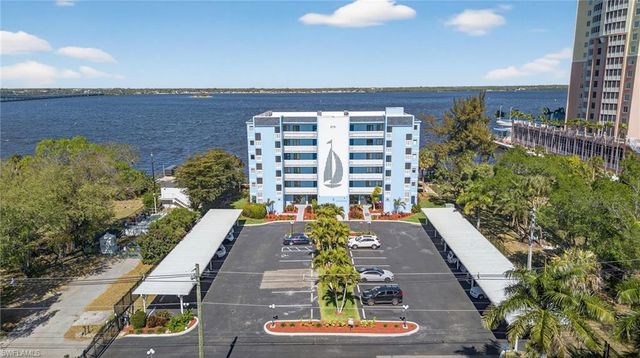 2711 1st ST 203, Fort Myers, FL 33916